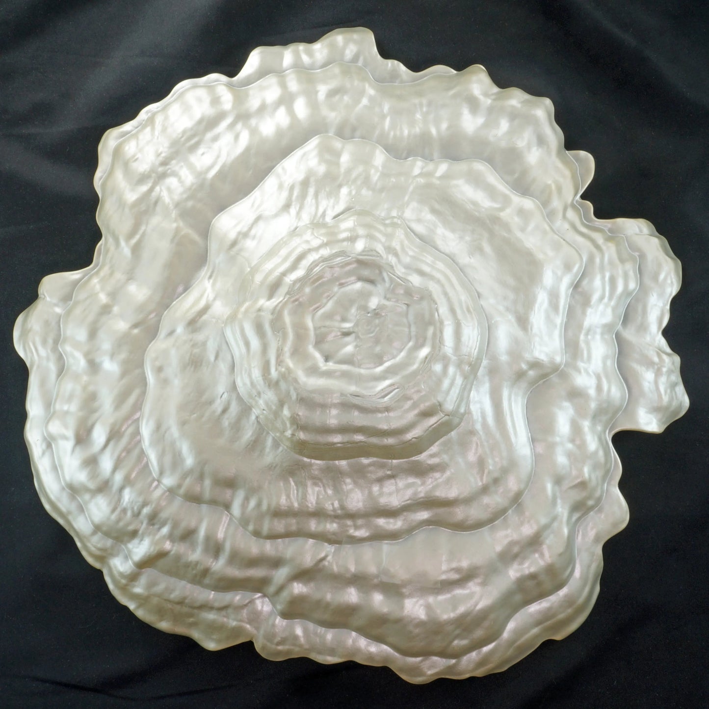 Large Vintage Art Glass Oyster Shaped Centerpiece Shallow Bowl Late 20th C - Bear and Raven Antiques