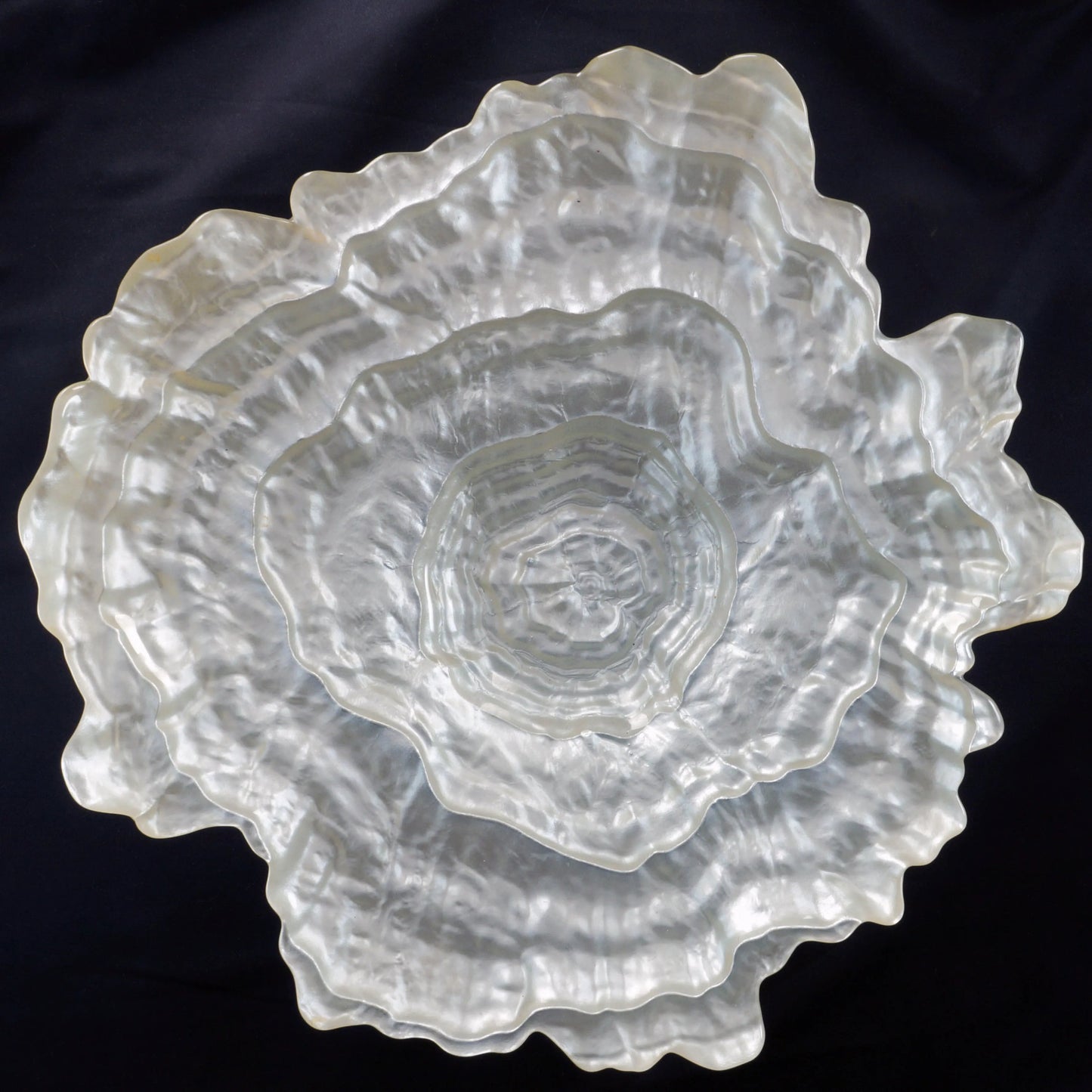Large Vintage Art Glass Oyster Shaped Centerpiece Shallow Bowl Late 20th C - Bear and Raven Antiques