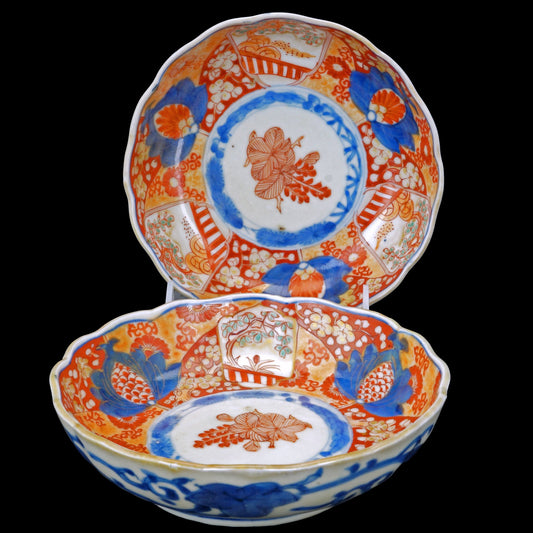 Pair of Antique Japanese Imari bowls with Scalloped Edges 19th Century - Bear and Raven Antiques