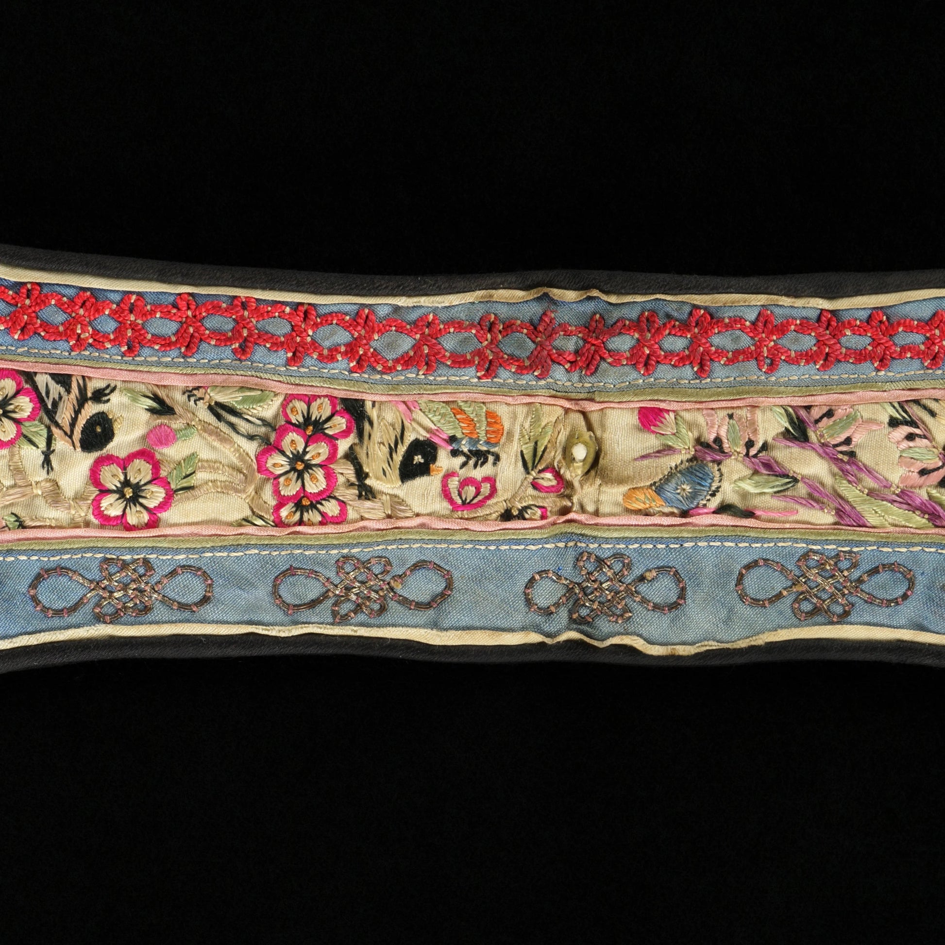 Chinese Embroidered Collar Late Qing/Republic - Bear and Raven Antiques