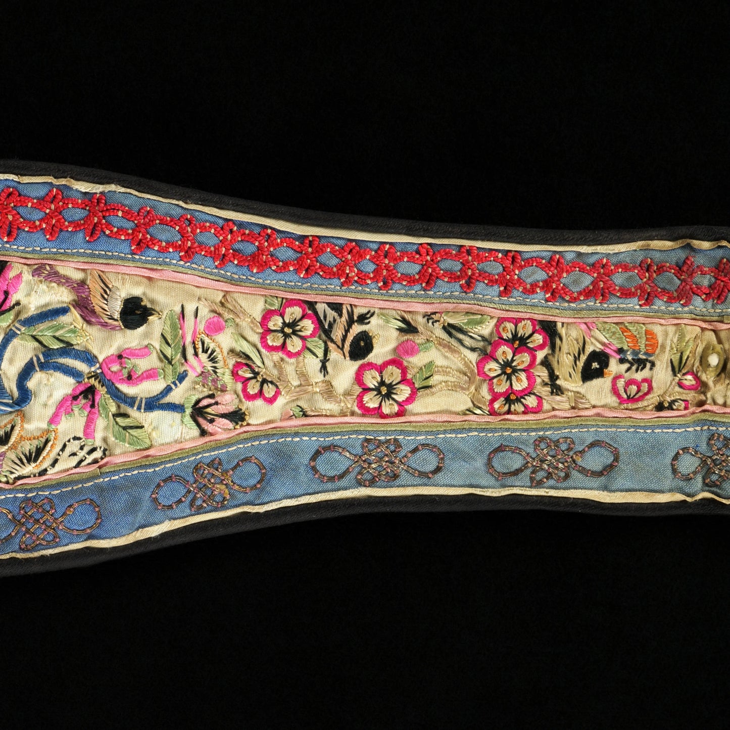 Chinese Embroidered Collar Late Qing/Republic - Bear and Raven Antiques