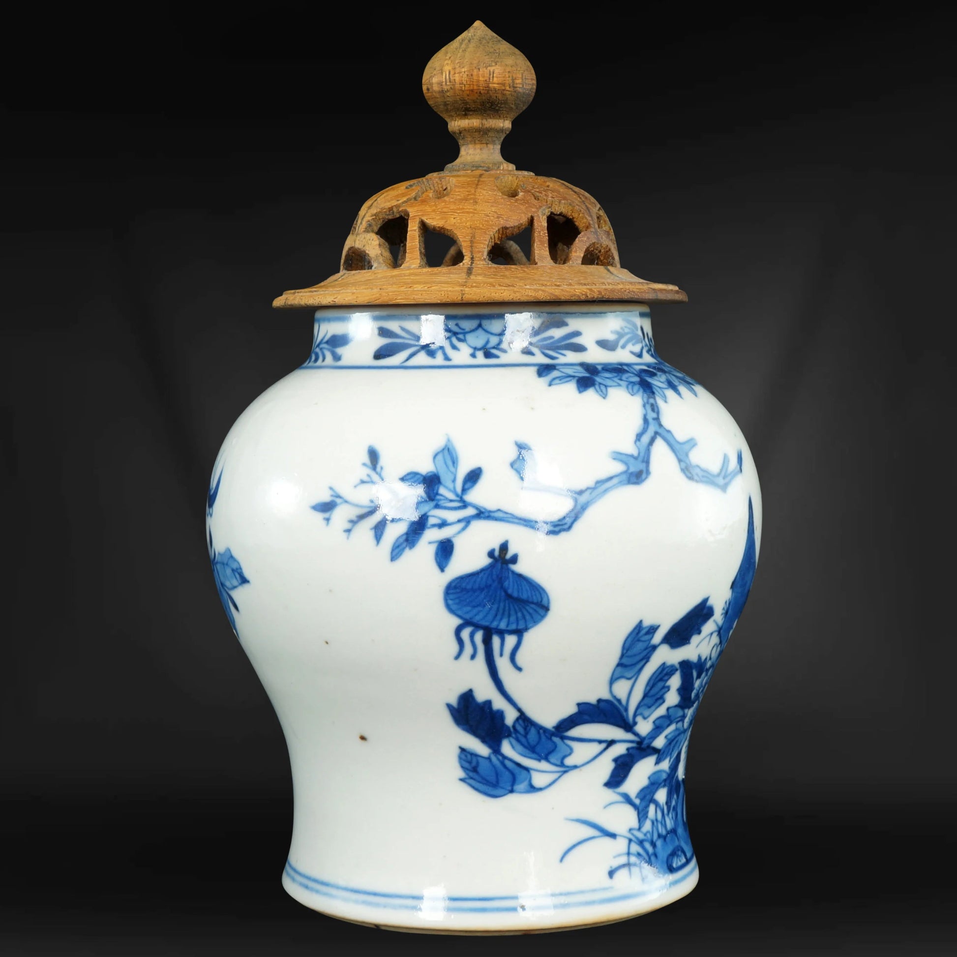 Chinese Ginger Jar Bird Motif 19th Century - Bear and Raven Antiques