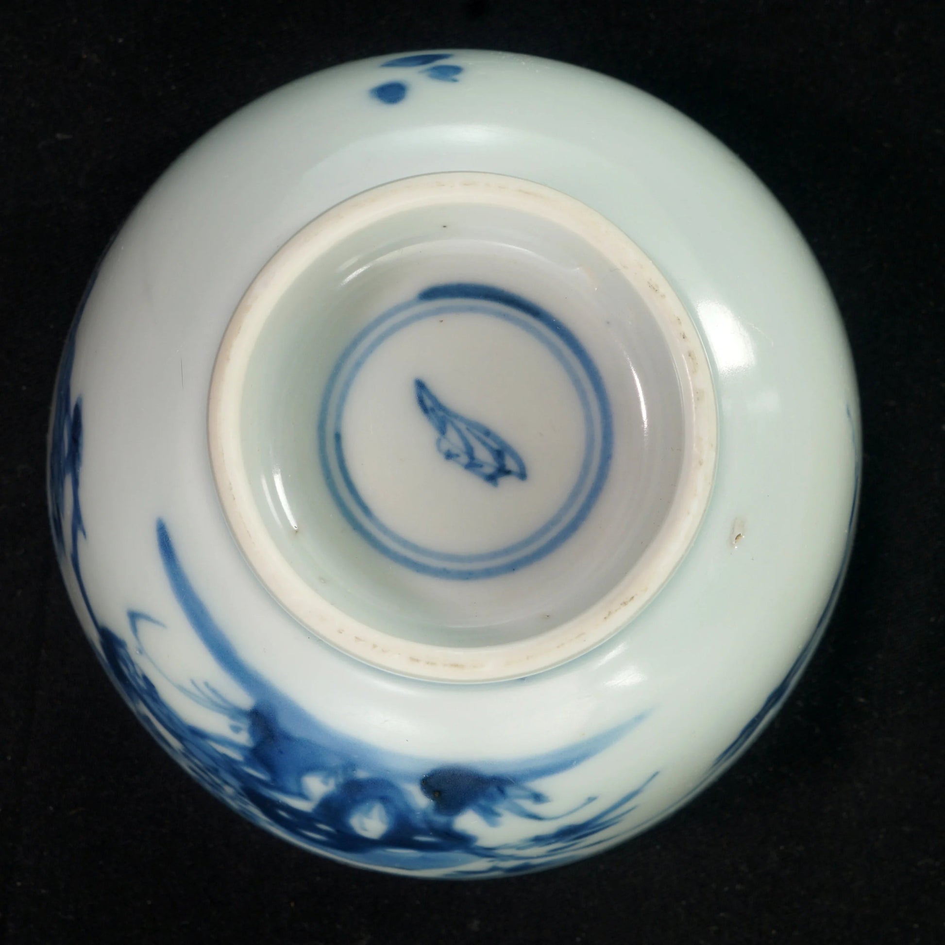 Chinese Kangxi Teacup Artemisia Mark 1622 - 1722 - Bear and Raven Antiques