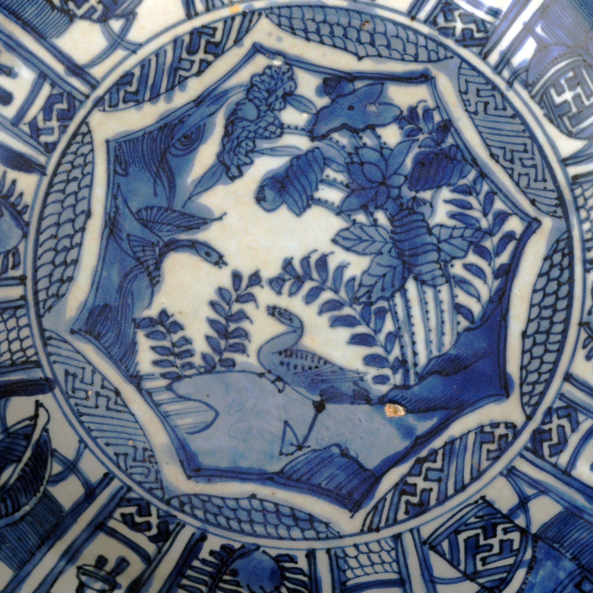 Chinese Ming Wanli Kraak Charger 16th Century - Bear and Raven Antiques