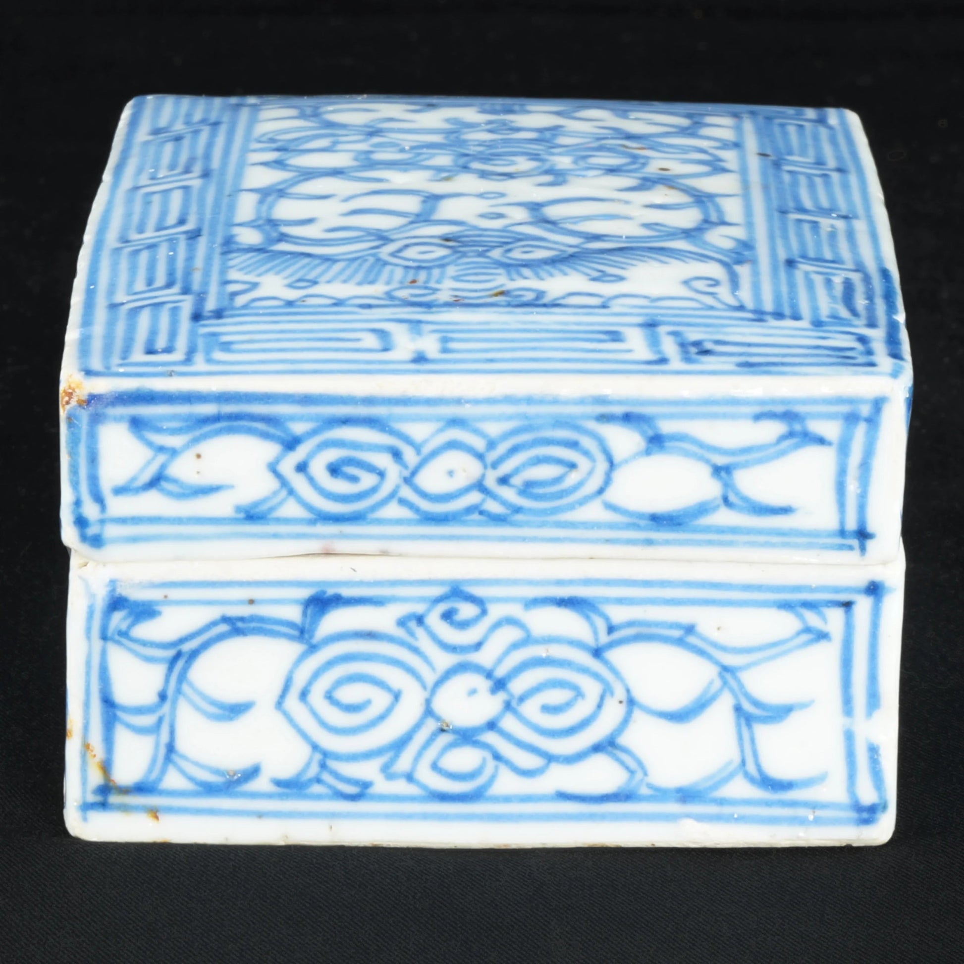 Chinese Porcelain Blue White Box with Lotus Scrolling 19th Century - Bear and Raven Antiques