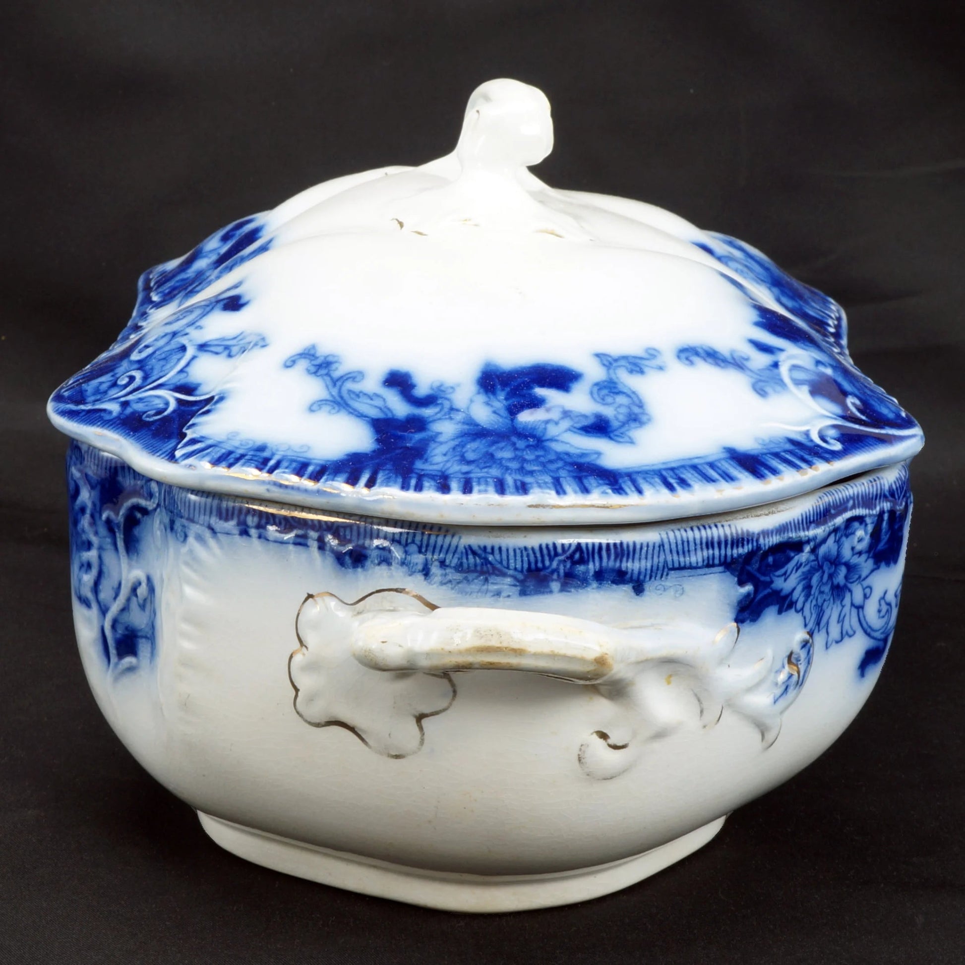 Flow Blue Semi Porcelain Covered Serving Dish Tureen – Thomas Hughes & Son, c 1895-1910 - Bear and Raven Antiques