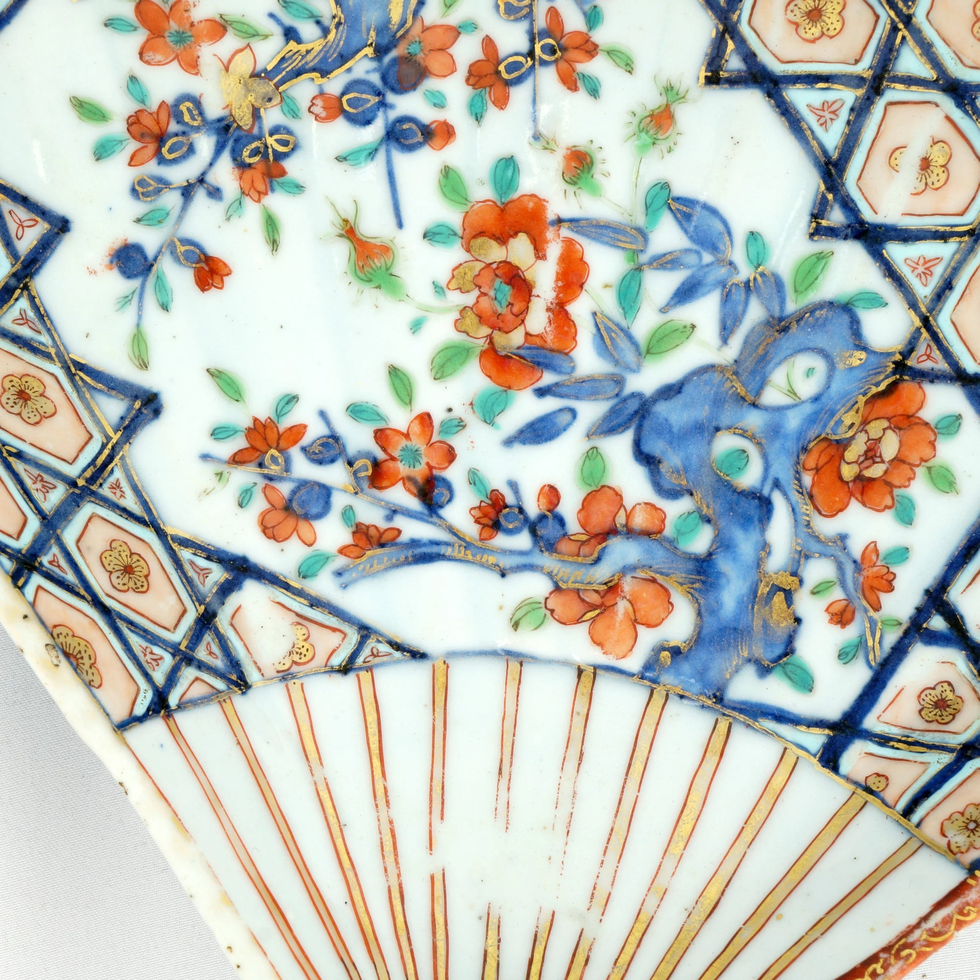 Kangxi Chinese Imari Fan Dish 1662 - 1722 - Bear and Raven Antiques