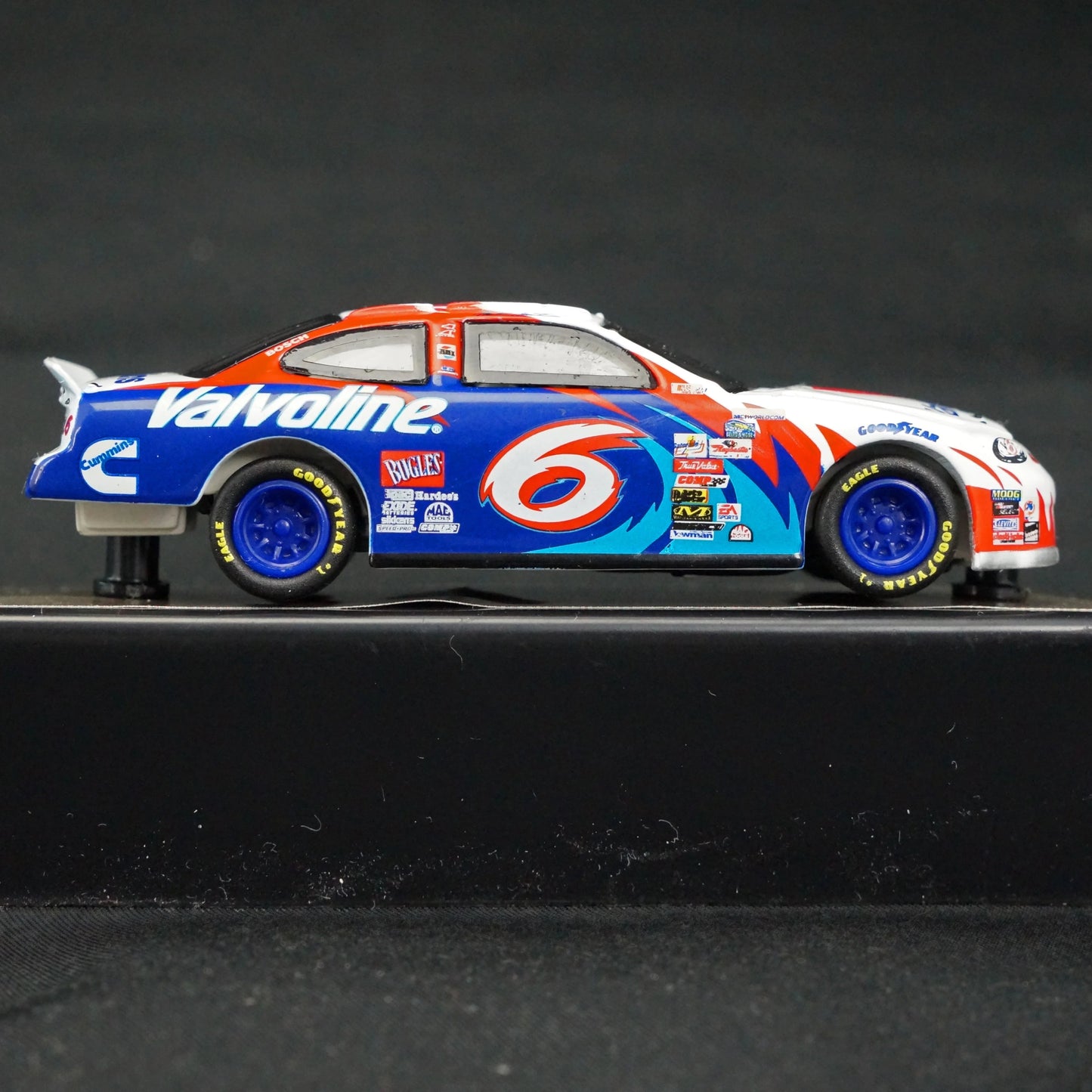 Mattel Hot Wheels Racing Nascar 2000 Edition Car #6 Ford Taurus Mark Martin Valvoline - Bear and Raven Antiques