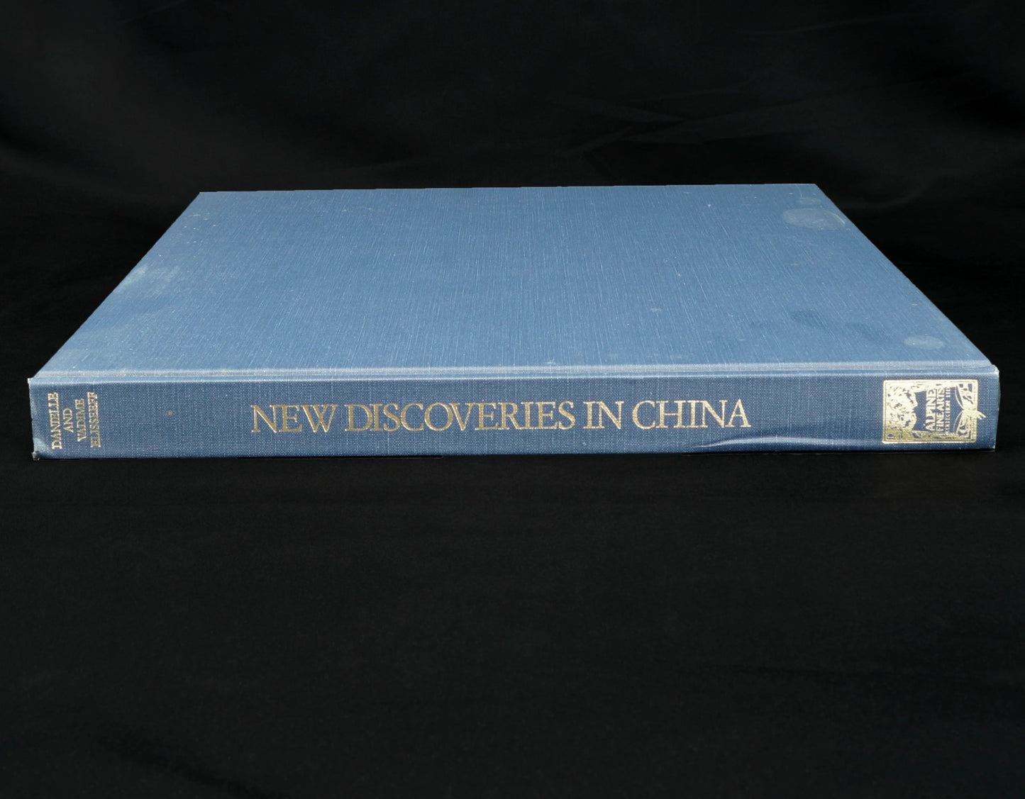 New Discoveries in China, Danielle and Vadime Elisseeff - Bear and Raven Antiques