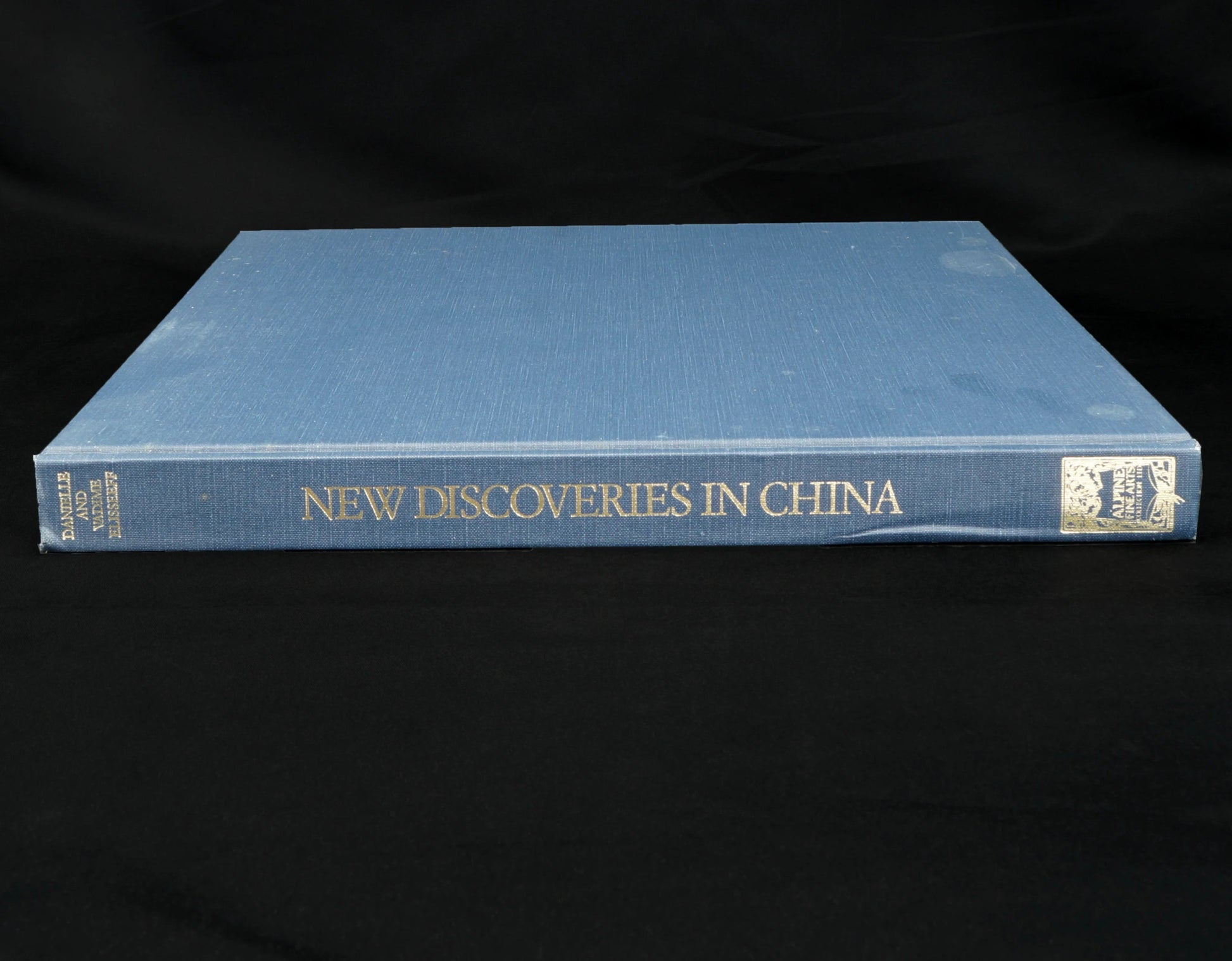 New Discoveries in China, Danielle and Vadime Elisseeff - Bear and Raven Antiques