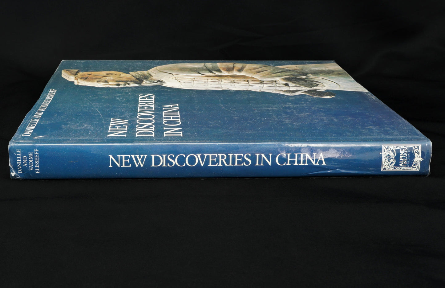 New Discoveries in China, Danielle and Vadime Elisseeff - Bear and Raven Antiques