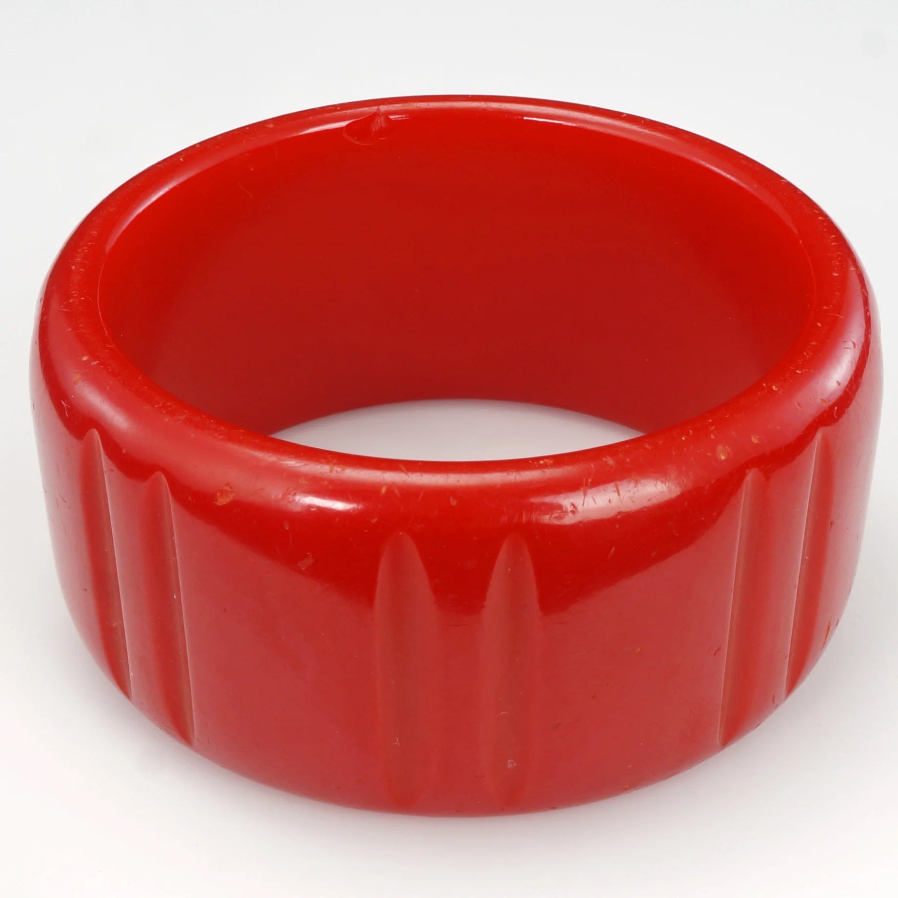 Vintage Bakelite Cherry Red Carved Wide Bangle 1940’s - Bear and Raven Antiques