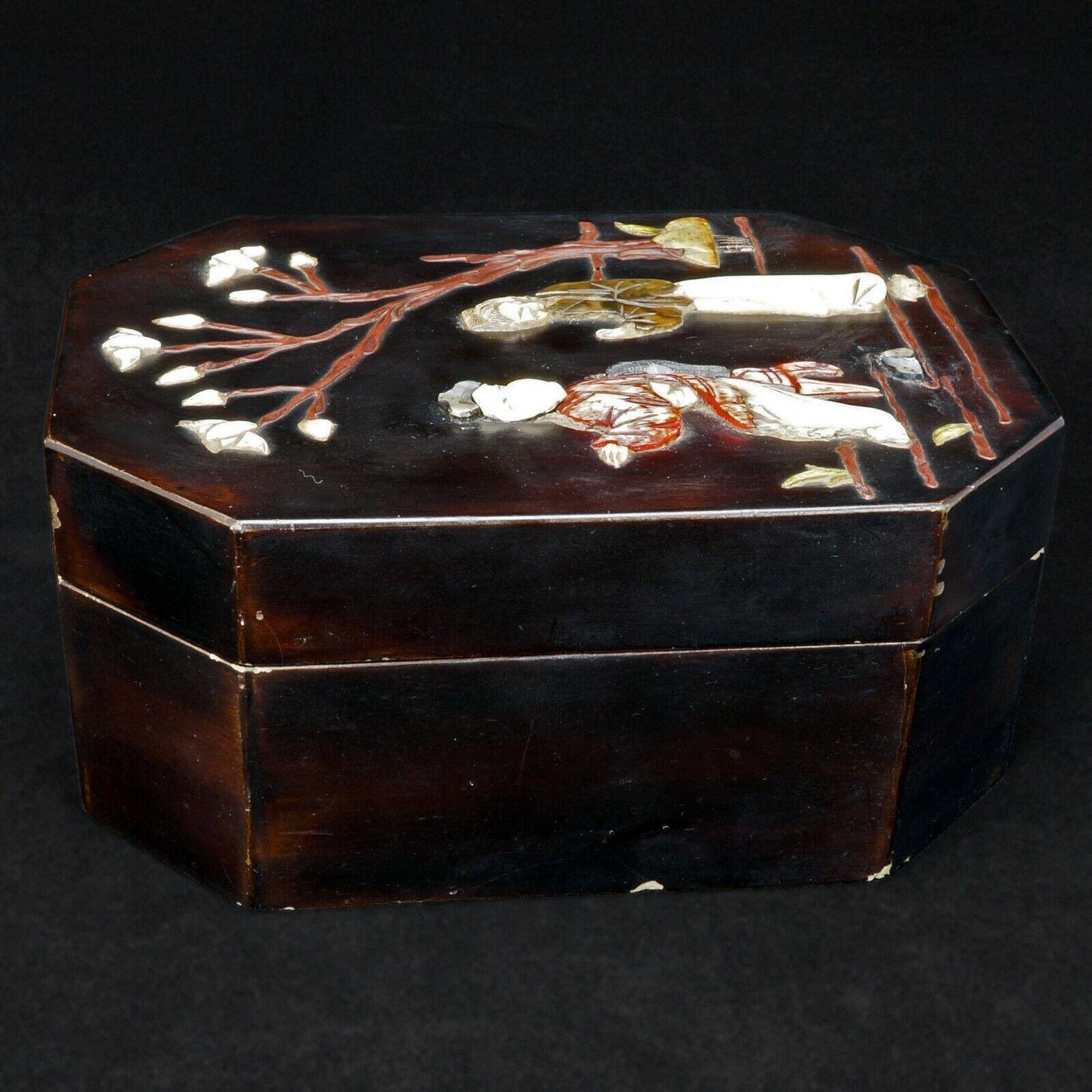 Chinese Lacquer Box with Inlays late 19th Century - Bear and Raven Antiques