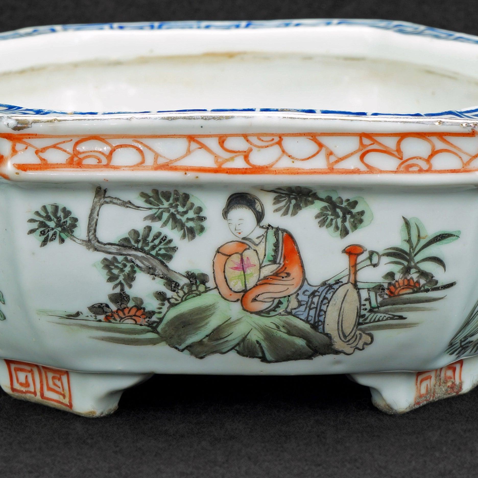 Chinese Polychrome Bulb Pot Jiaqing Reign Mark Late Qing/Republic - Bear and Raven Antiques