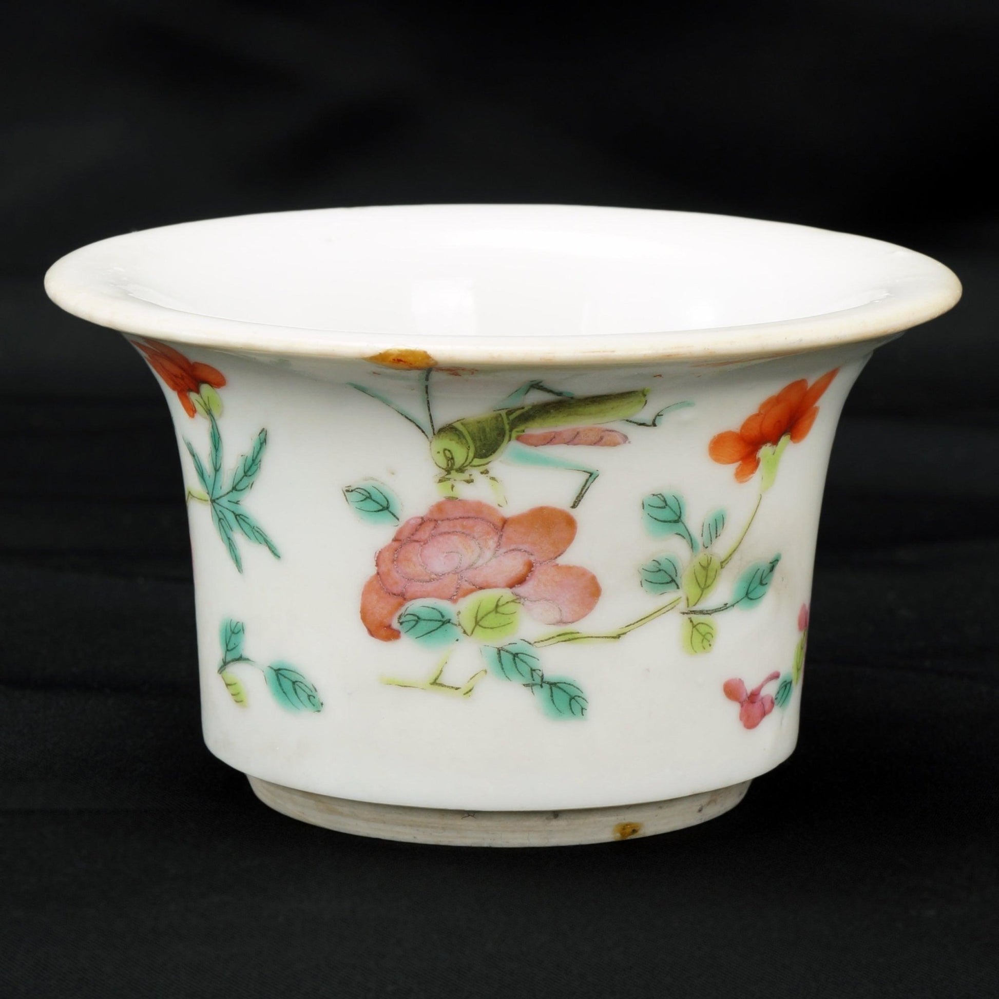 Chinese Polychrome Everted Lip Cup with Cricket Design Late Qing - Bear and Raven Antiques