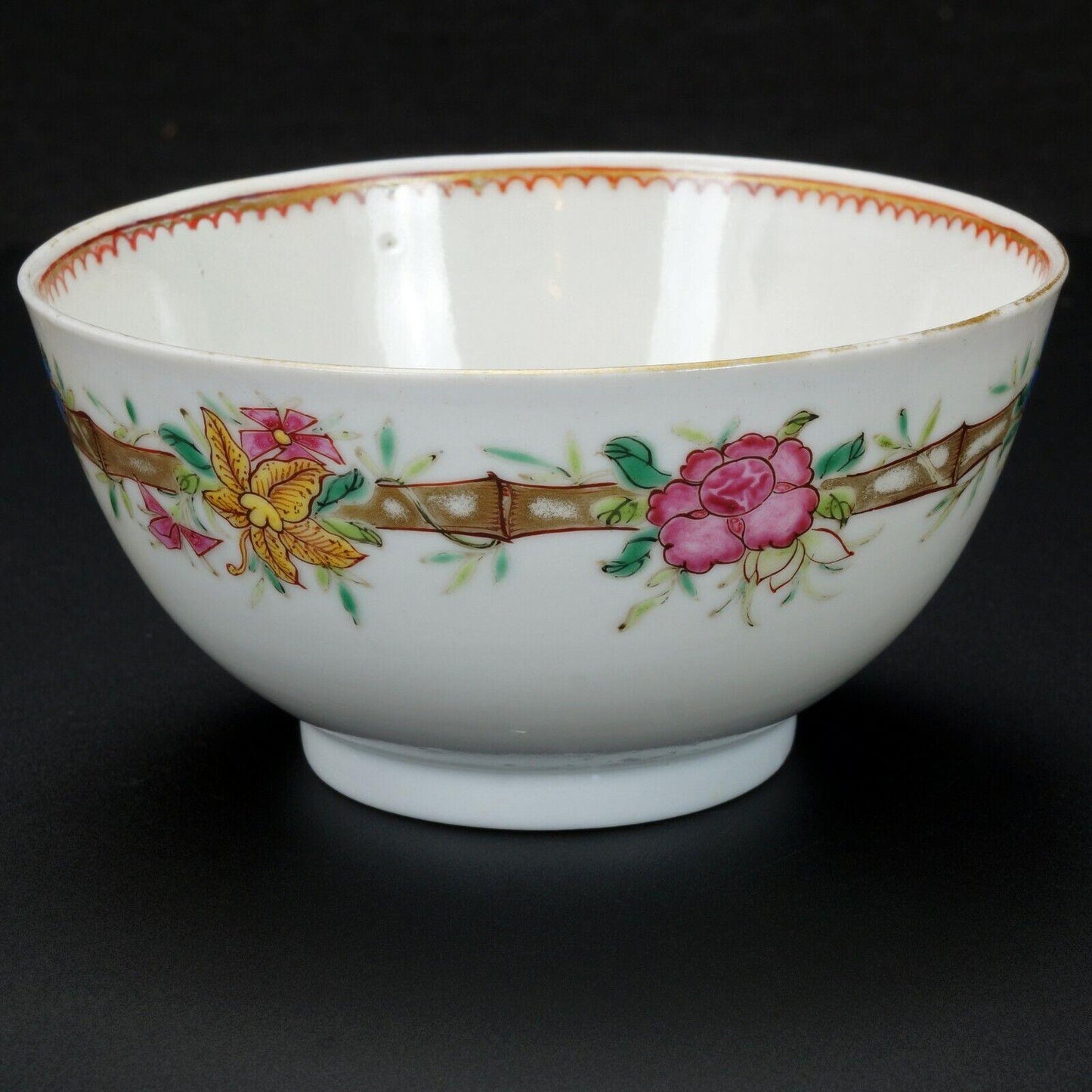 European Chinoiserie Porcelain Teacup 18th Century - Bear and Raven Antiques