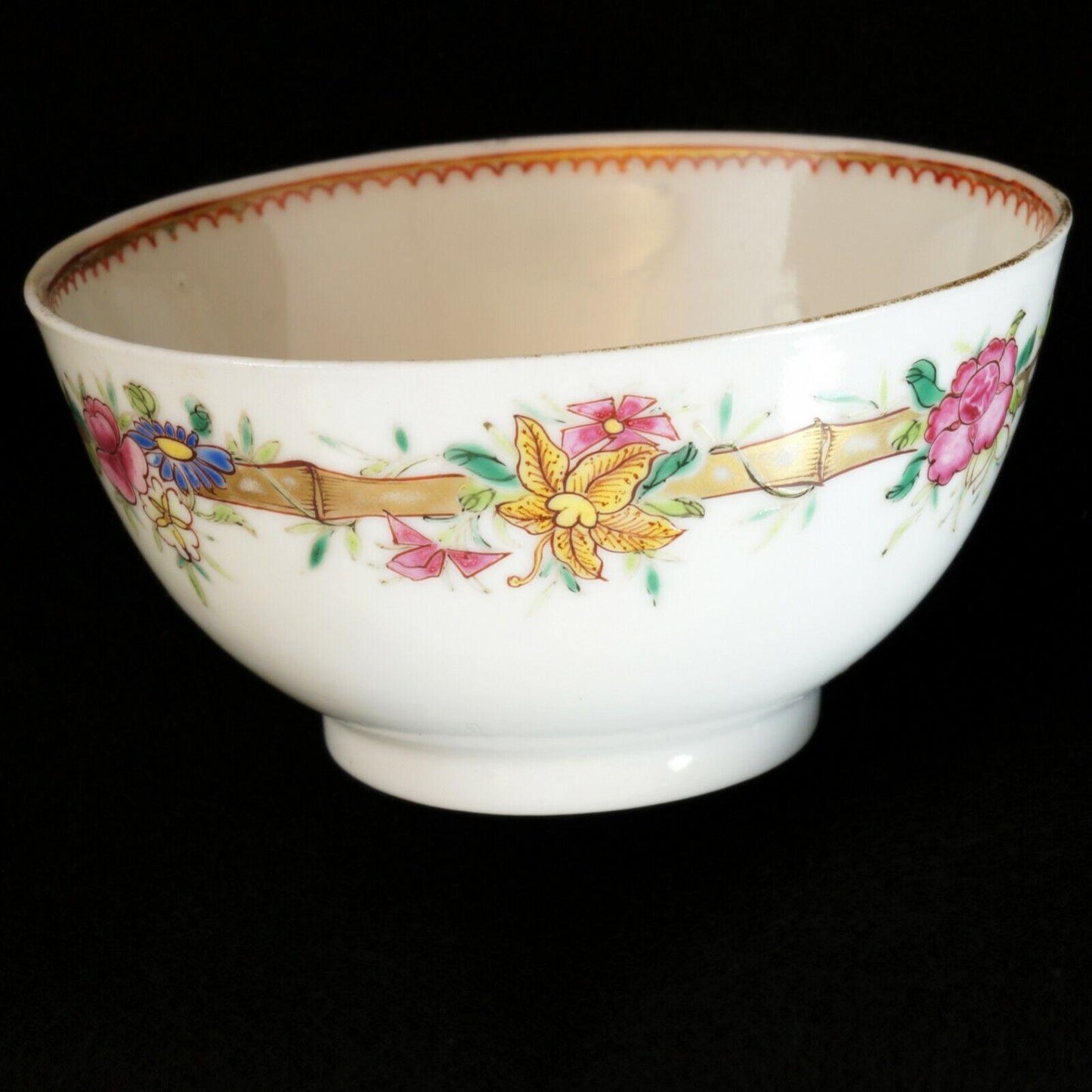 European Chinoiserie Porcelain Teacup 18th Century - Bear and Raven Antiques