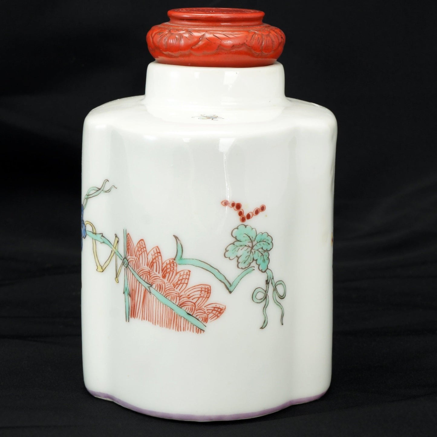 French Sampson Chantilly Polychrome Tea Caddy in the Japanese Style 19th Century - Bear and Raven Antiques