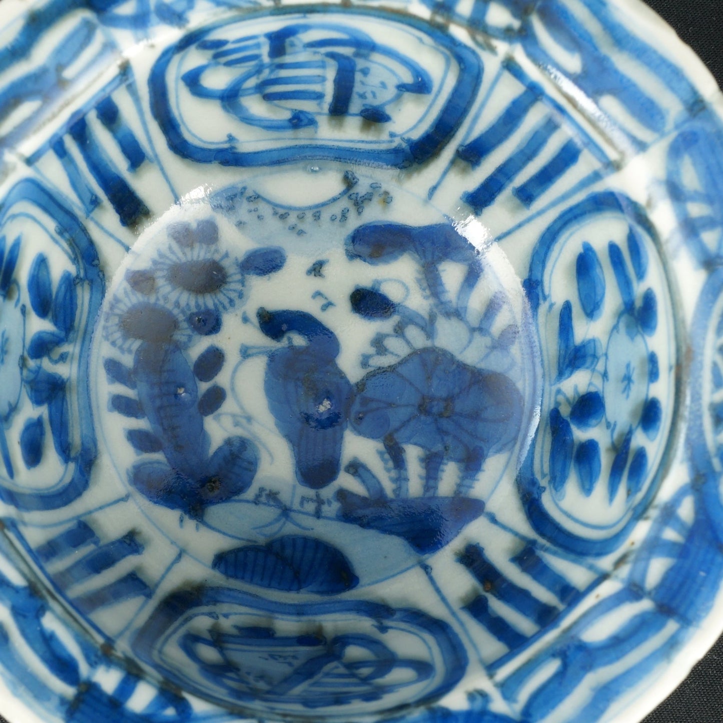 Small Chinese Wanli Kraak Ware Bowl Late Ming 16th/17th Century - Bear and Raven Antiques