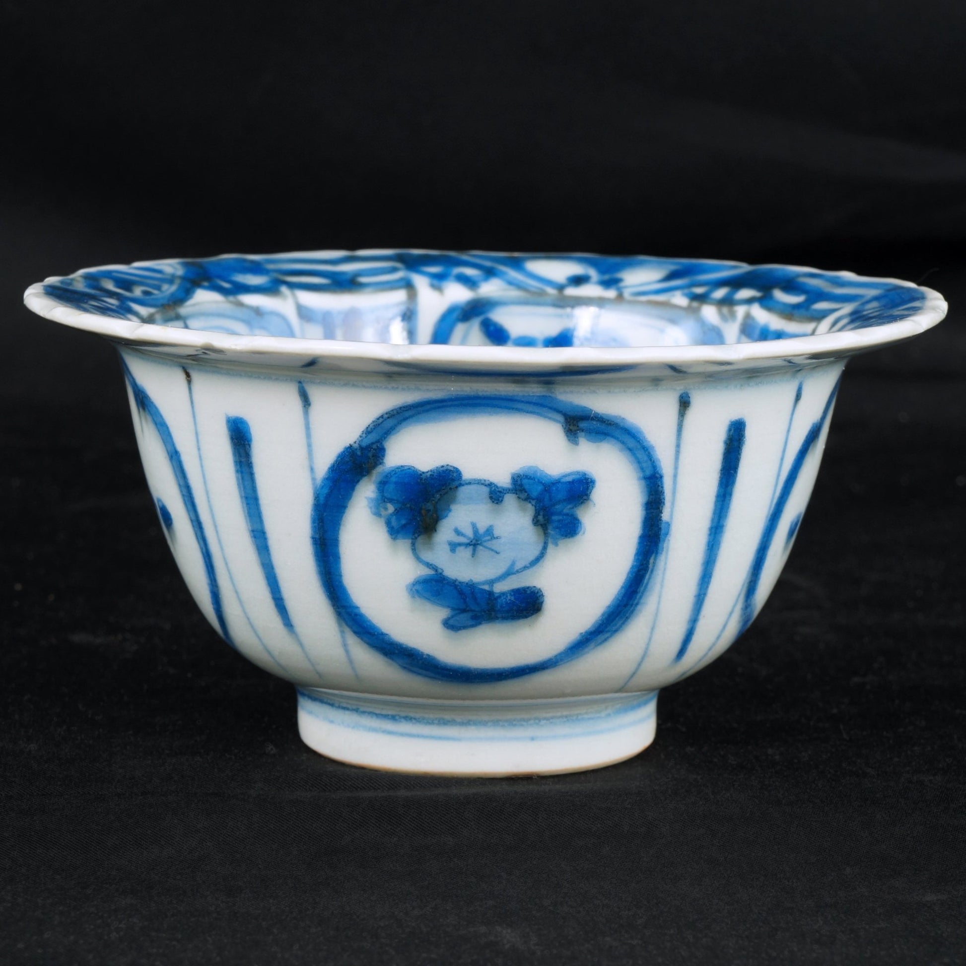 Small Chinese Wanli Kraak Ware Bowl Late Ming 16th/17th Century - Bear and Raven Antiques